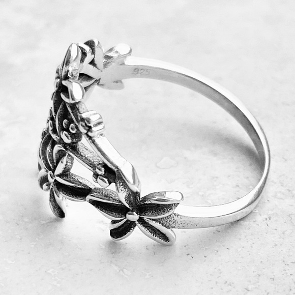 Sterling Silver bouquet of Lilies Ring, Flower Rings, Lily Flowers, Floral Ring - Picture 10 of 12